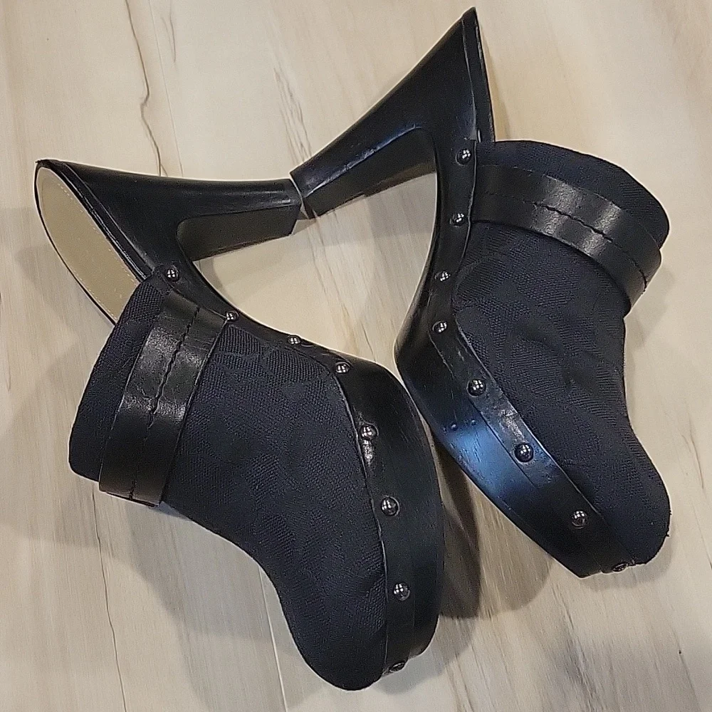 COACH Black Ivy C Signature Logo Fabric Clogs Mules Wooden Heels 7. - Picture 5 of 10